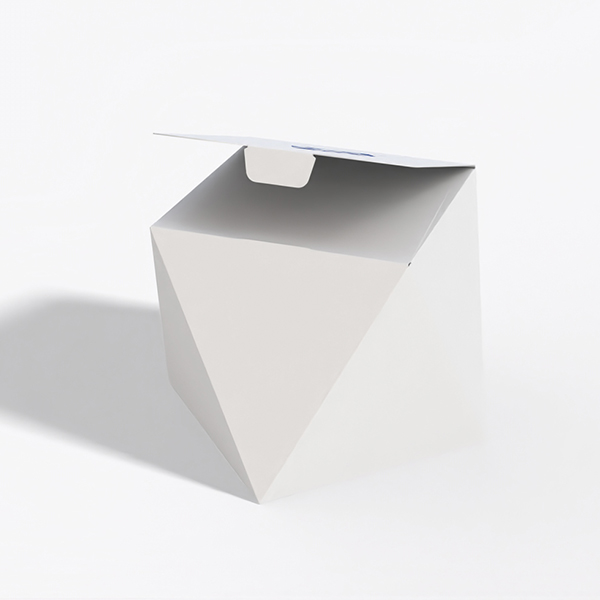 Polygonal boxes triangle eight edges